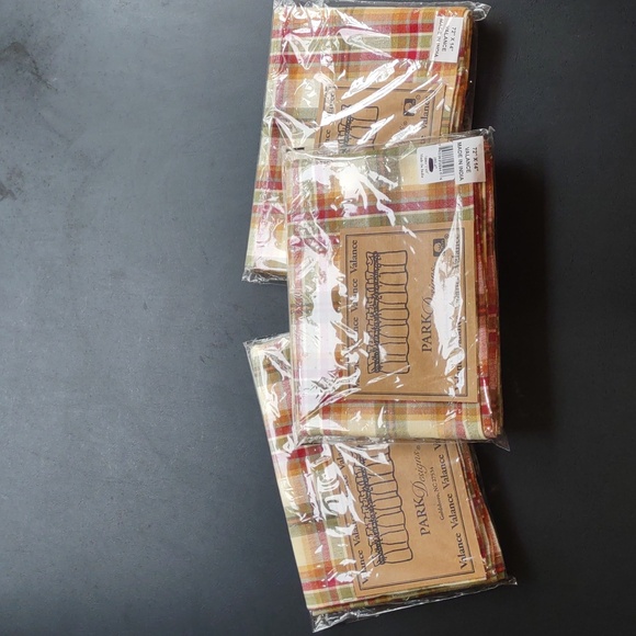 Park Designs Lemon Pepper Valances (3) - Picture 3 of 4